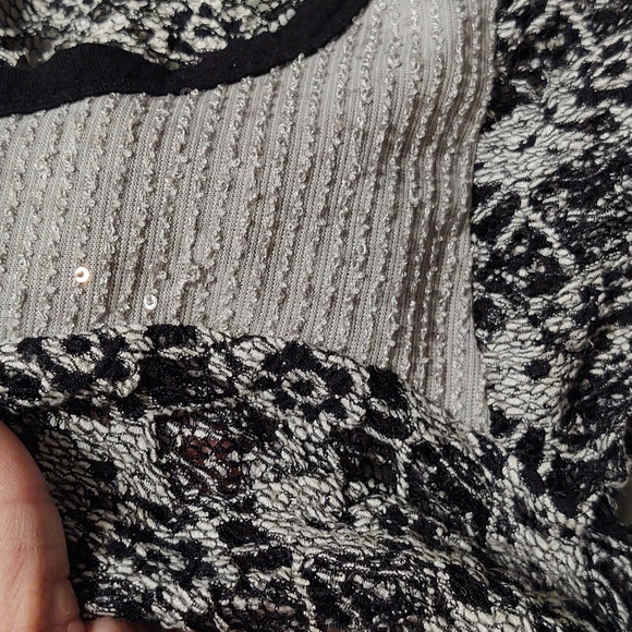 BKE Lace And sequin long sleeve sweater. So Gorgeous!!!!! Size M - Picture 3 of 6